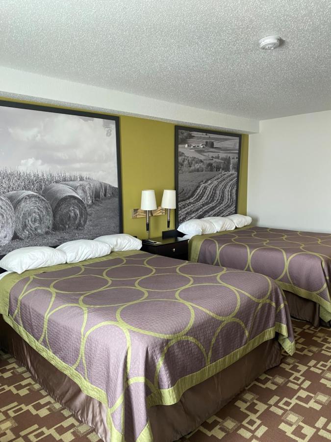 Super 8 By Wyndham Independence Ia Hotel ภายนอก รูปภาพ