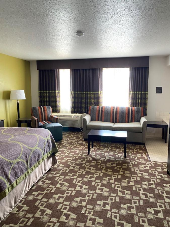 Super 8 By Wyndham Independence Ia Hotel ภายนอก รูปภาพ